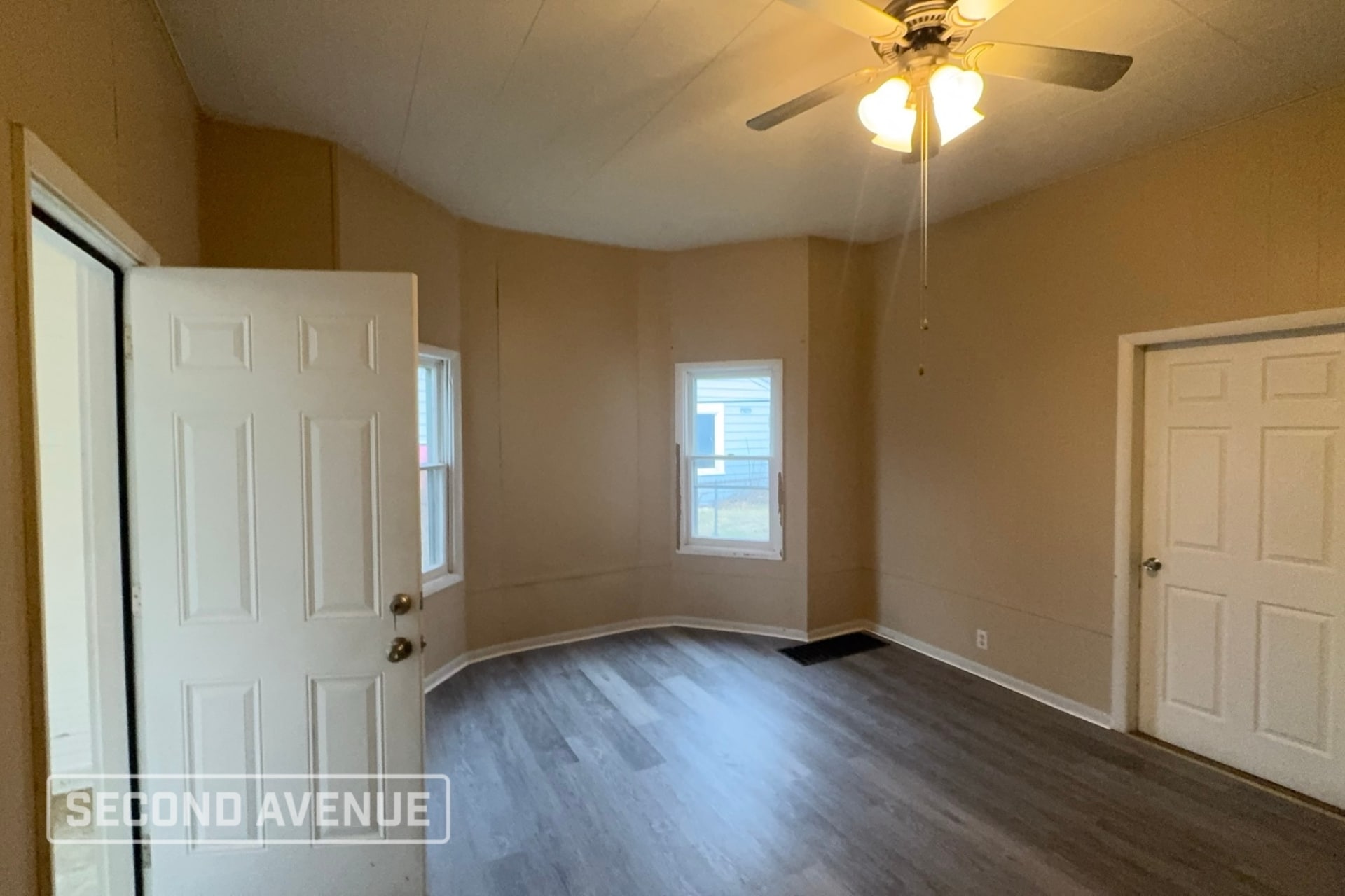 Building Photo - 512 Central Ave