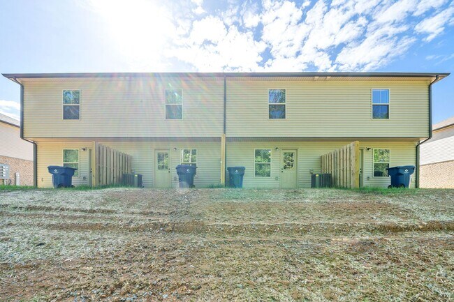 Building Photo - 260 Smithson Ln