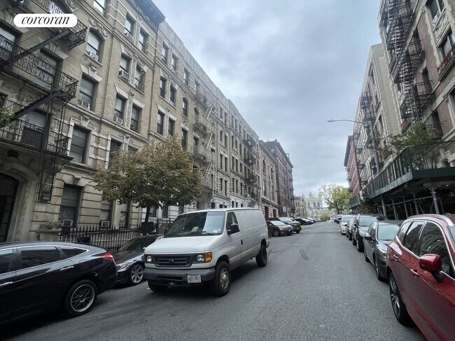 Building Photo - 515 W 139th St