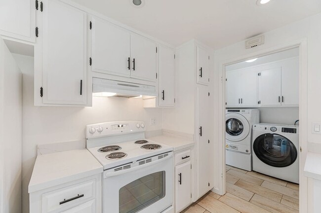Building Photo - 652-654 Vasona Ave
