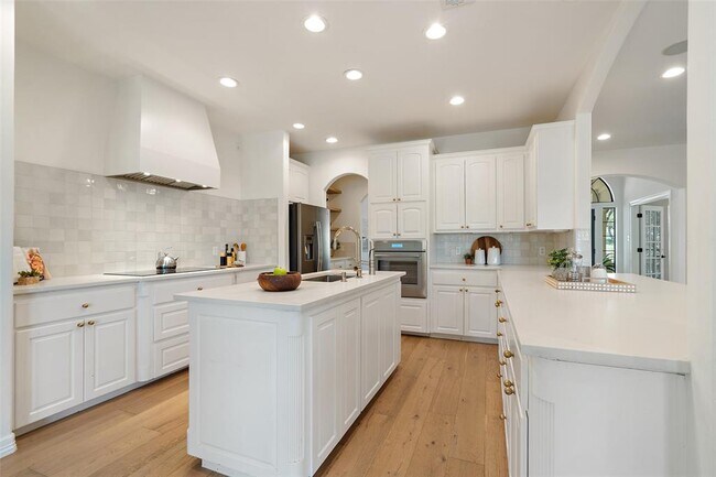 Building Photo - 403 Stirrup Dr