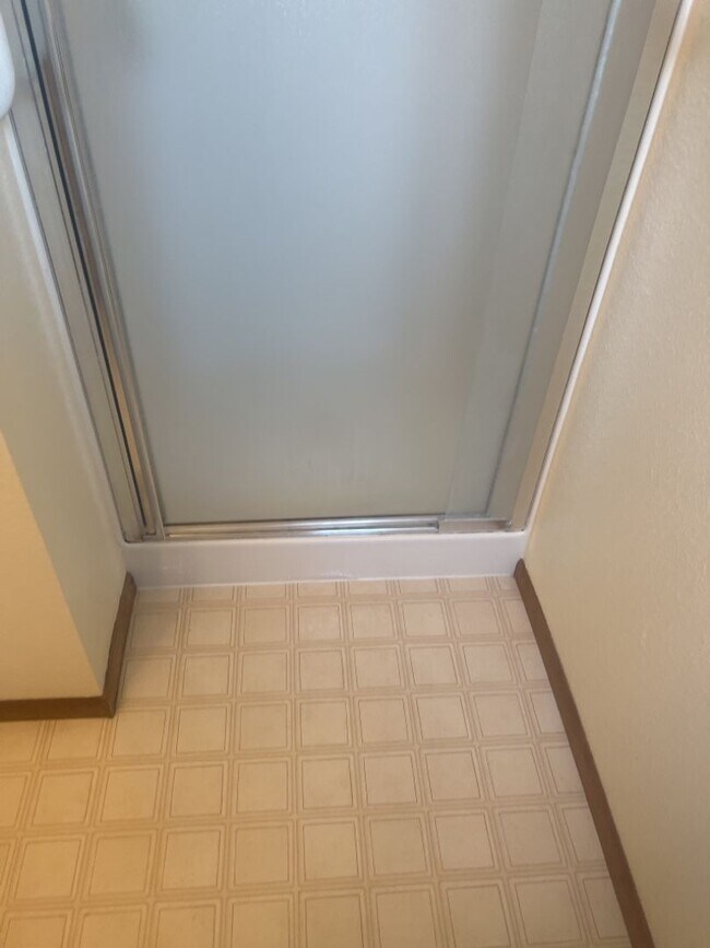 Building Photo - 2149 Woodcrest Ct