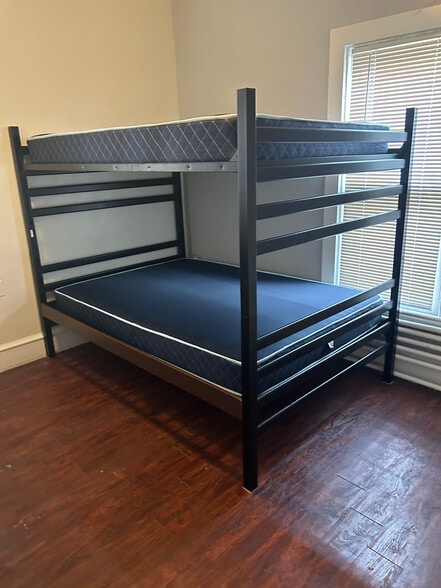 Building Photo - 1309 7th St SE