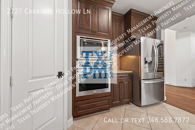 Building Photo - 2727 Carriage Hollow Ln