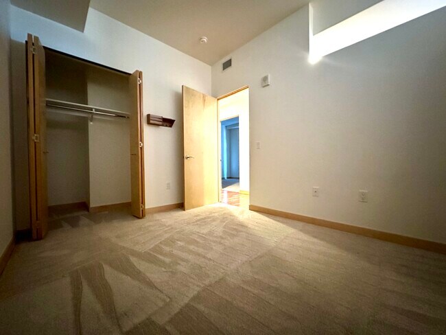 Building Photo - 309 W Washington Ave