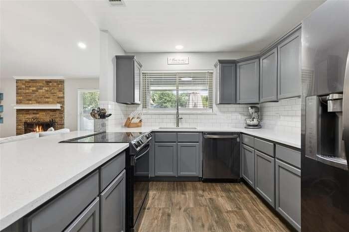 Building Photo - 2409 Avonhill Dr