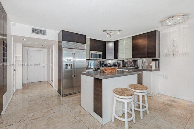 Building Photo - 2301 Collins Ave