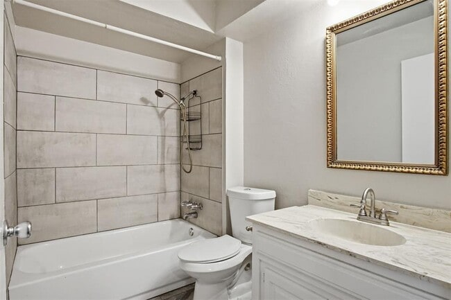 Building Photo - 11317 N Florida Ave