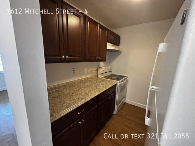 Building Photo - 1612 Mitchell St