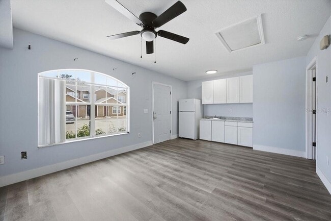 Building Photo - 713 Washington Palm Loop