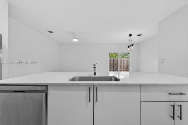 Building Photo - 26450 SW 148th Ct