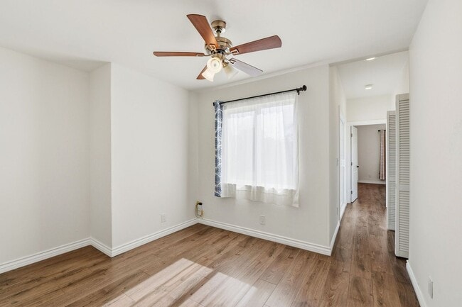 Building Photo - Sunning 3BD/3BA w/Bonus Room and Private Yard