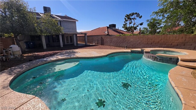 Building Photo - 112 Menta Ct