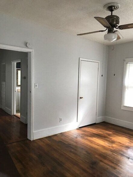 Building Photo - 225 N Germantown Rd