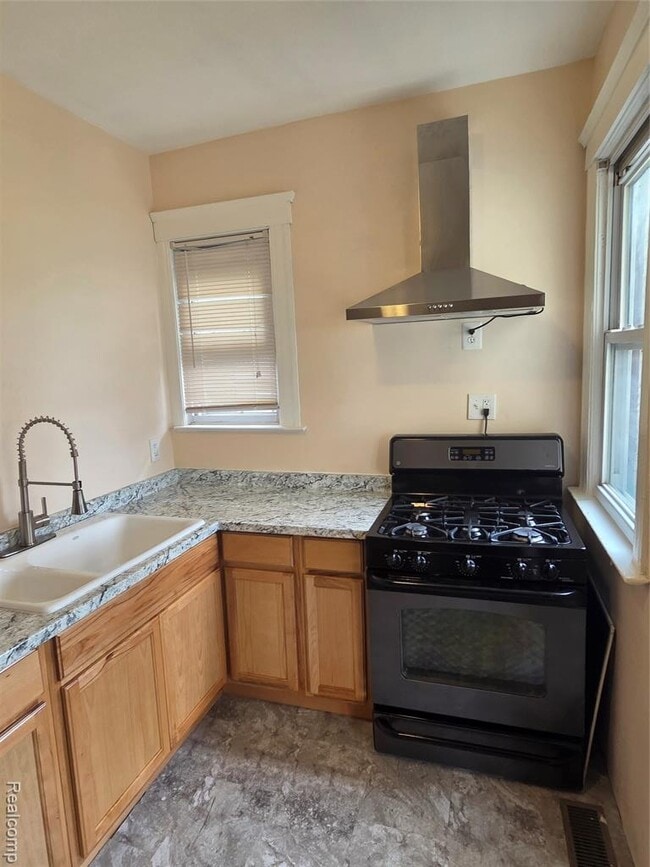 Building Photo - 3254 Hogarth St