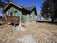 Building Photo - Cozy Cabin on Acreage