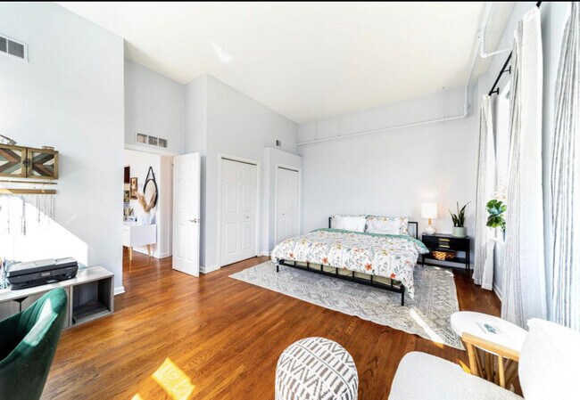 Building Photo - 187 WAYNE St