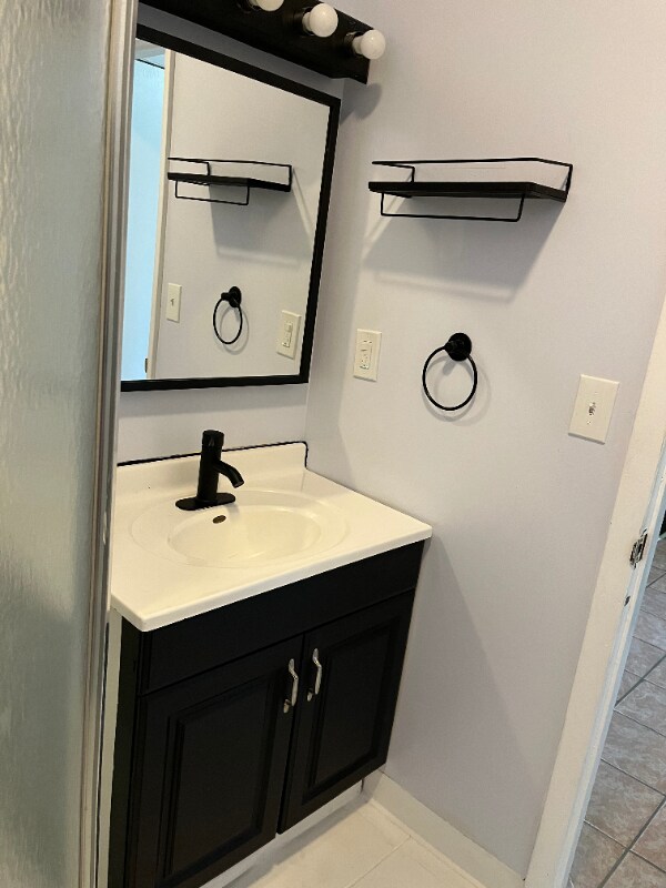 Building Photo - 1639 W 38th Pl