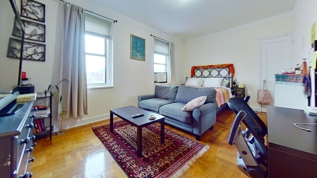 Primary Photo - 75 Thayer Street