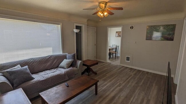 Building Photo - 1040 Howard St SE