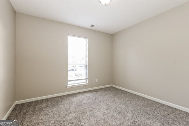 Building Photo - 240 Cannon Dr