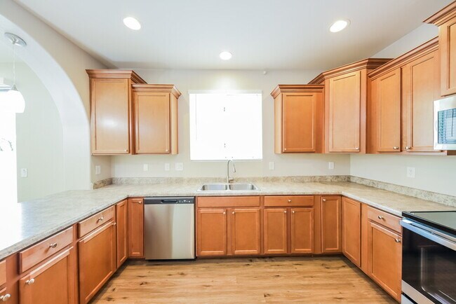 Building Photo - 12537 W Via Dona Rd