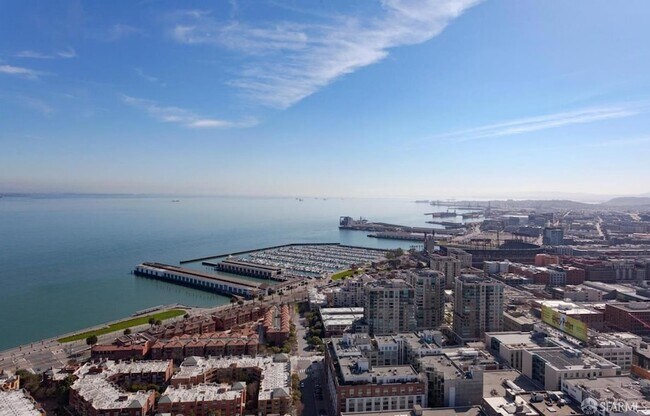 Building Photo - 425 1st St