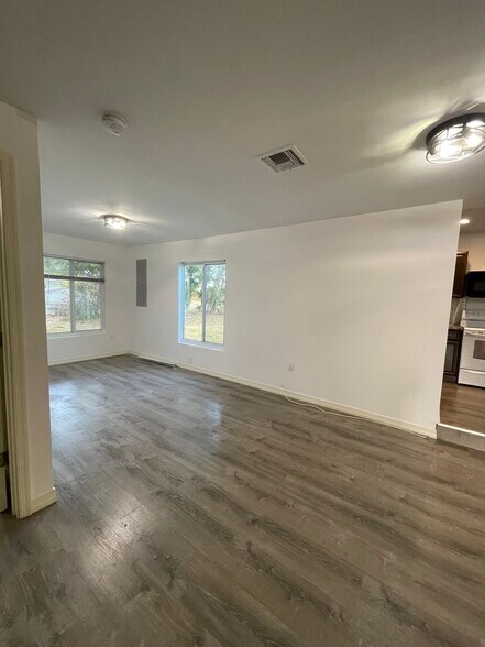 Building Photo - 3411 Sunrise Blvd