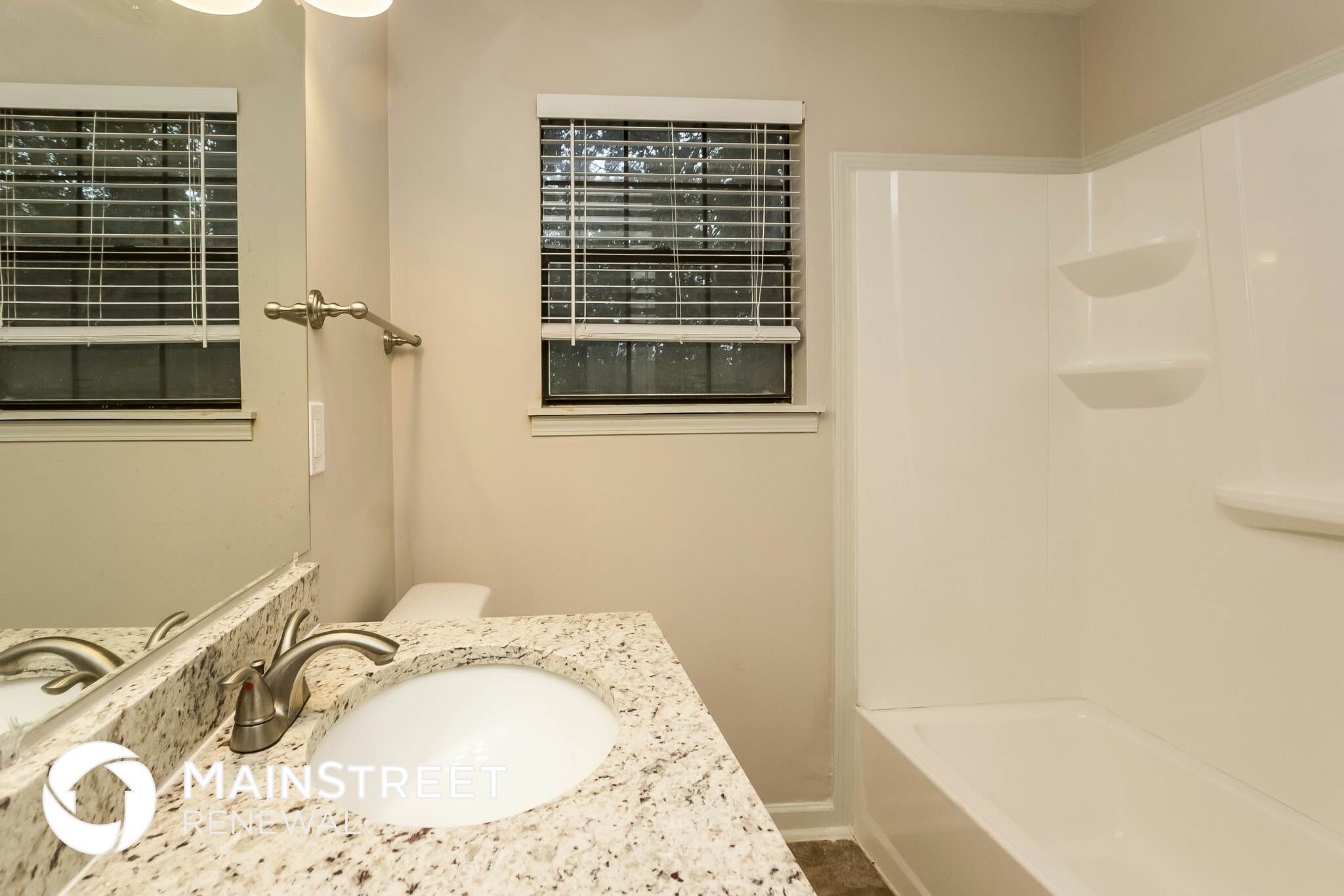 Building Photo - 5845 S Quail Dr