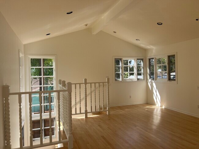 Building Photo - 13228 Margate St