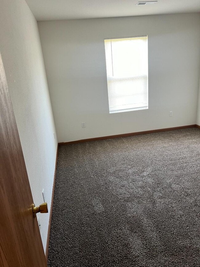 Building Photo - 100 Aldergate St