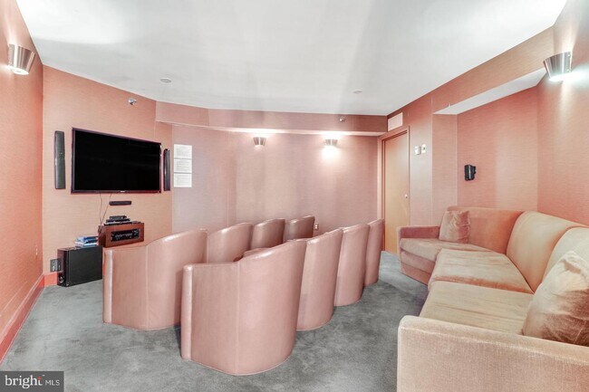 Building Photo - 10101 Grosvenor Pl