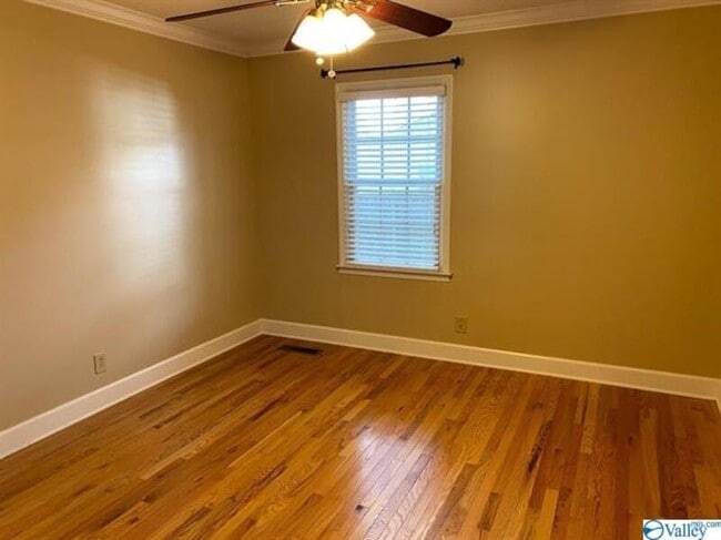 Building Photo - 206 Westchester Ave SW