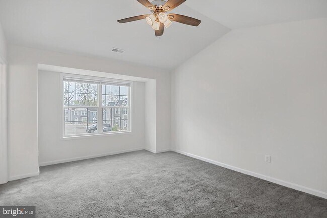 Building Photo - 2801 Pinewood Ln