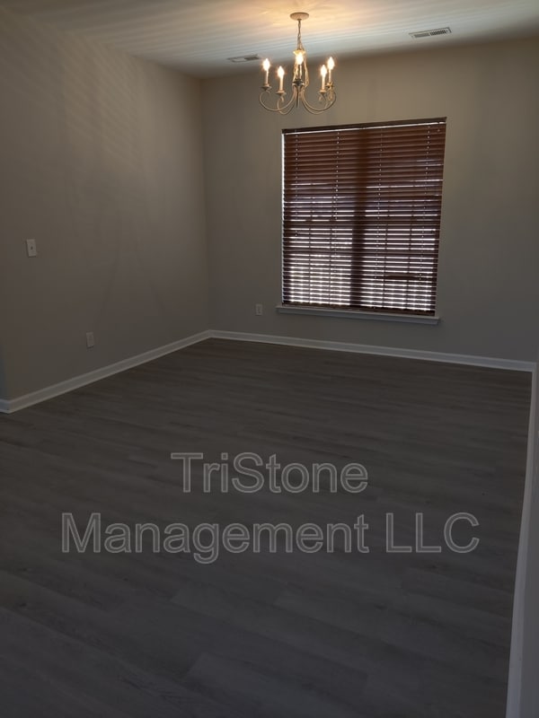 Building Photo - 2536 Carmathen Rd