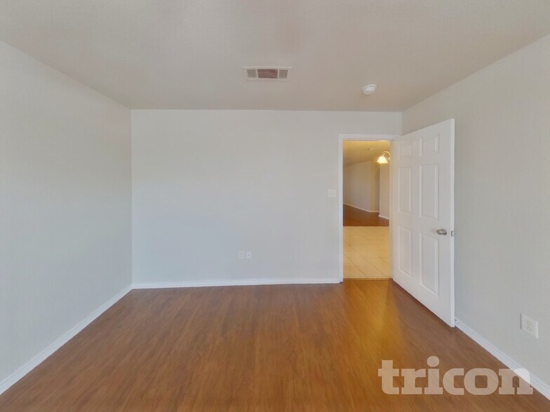 Building Photo - 215 Bobbie Ann Ct