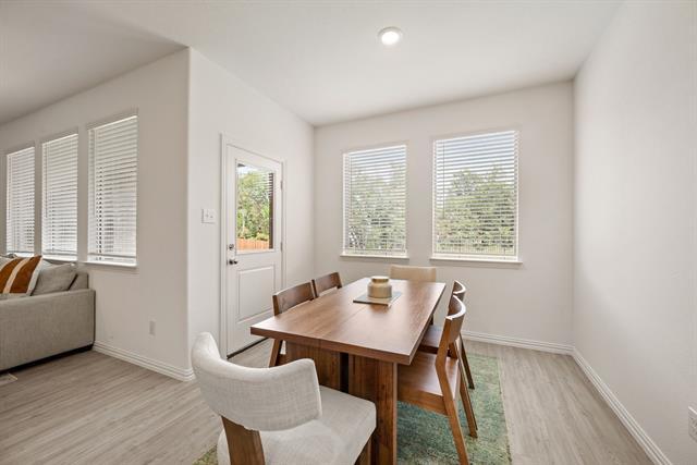 Building Photo - 3200 Willow Ter Ln