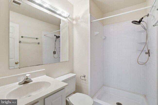 Building Photo - 2391 Hunters Square Ct