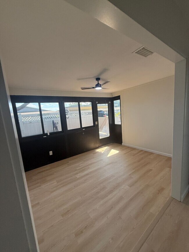 Building Photo - 2 Bed | 2 Bath | Updated Condo | Covered Parking