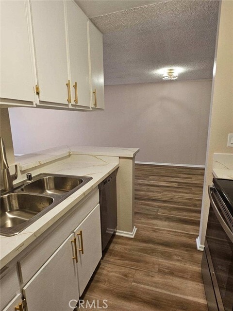 Building Photo - 18307 Burbank Blvd