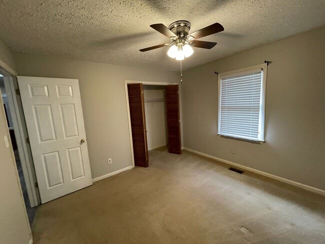 Building Photo - 124 Centerfield Dr