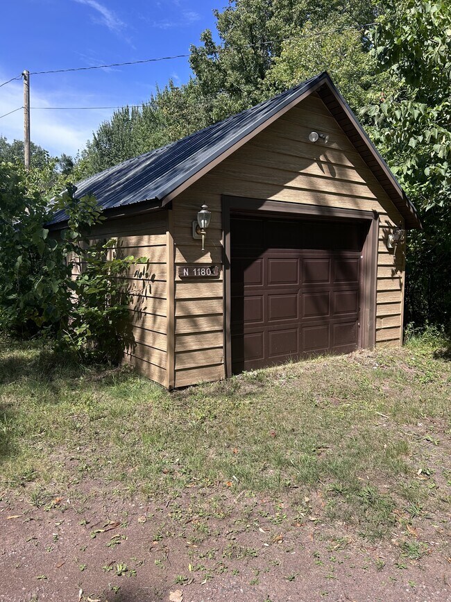Building Photo - 11801 Black River Rd