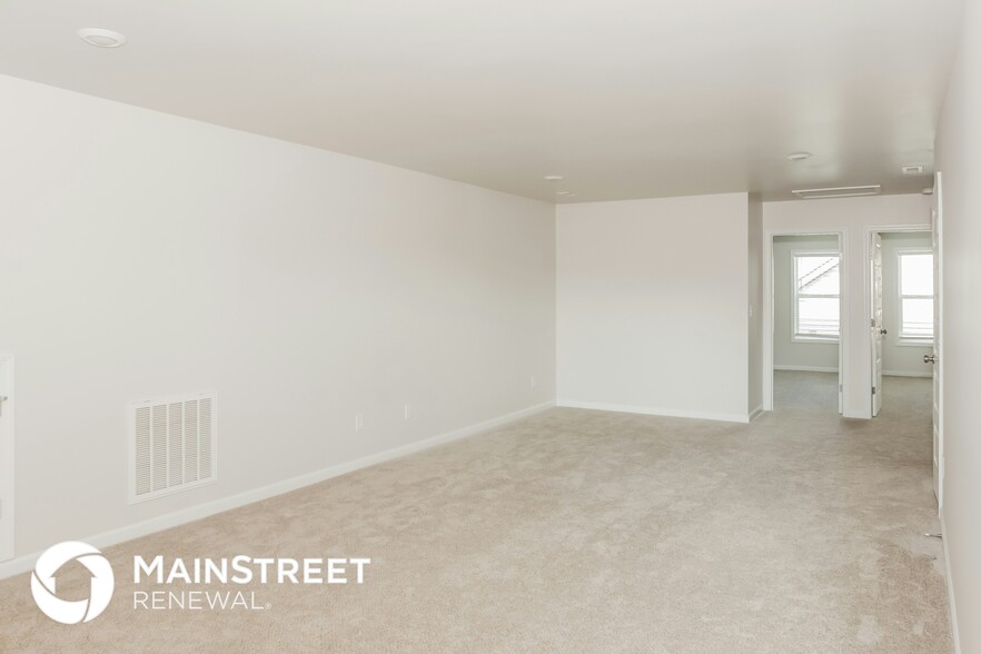 Building Photo - 258 Holt St