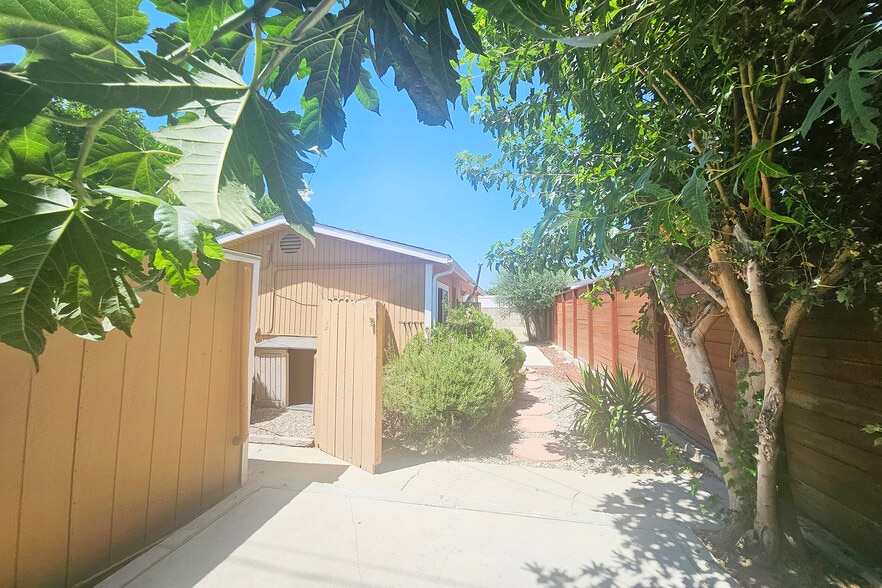 Building Photo - 6946 Jellico Ave