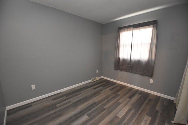 Building Photo - Remodeled home in South Bend IN, 2 bedroom 1 bath