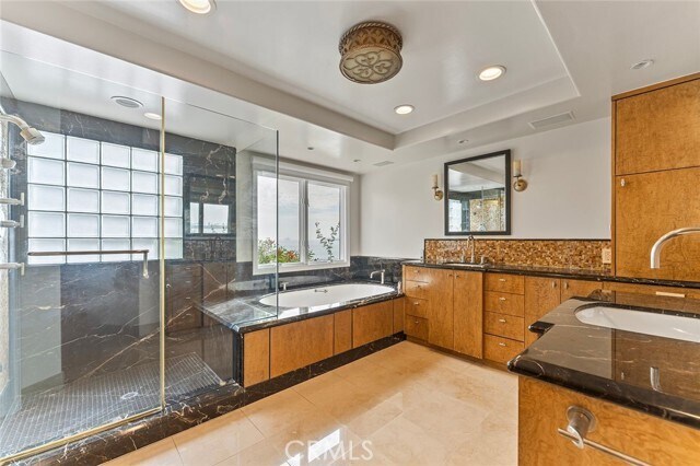 Building Photo - 1800 E Ocean Blvd