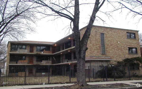 Primary Photo - 6356-6358 S Eberhart Ave