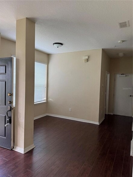 Building Photo - 2020 San Jacinto Cir