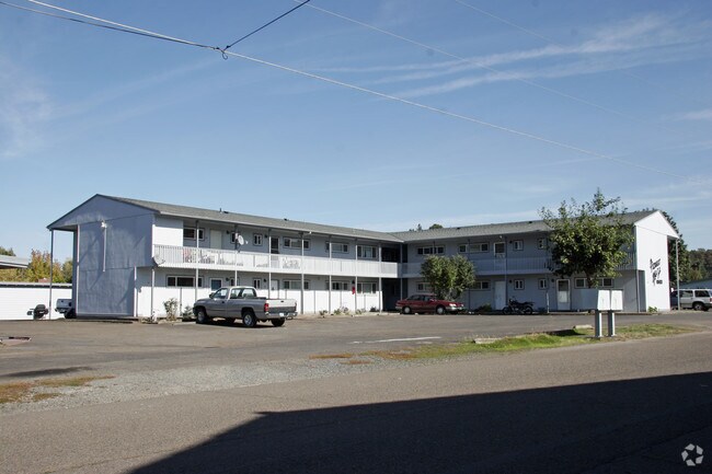 Building Photo - Pioneer Plaza Manor