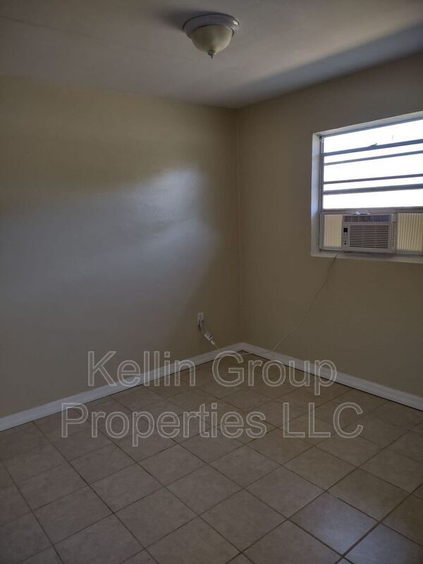 Building Photo - 157 E Northside Dr